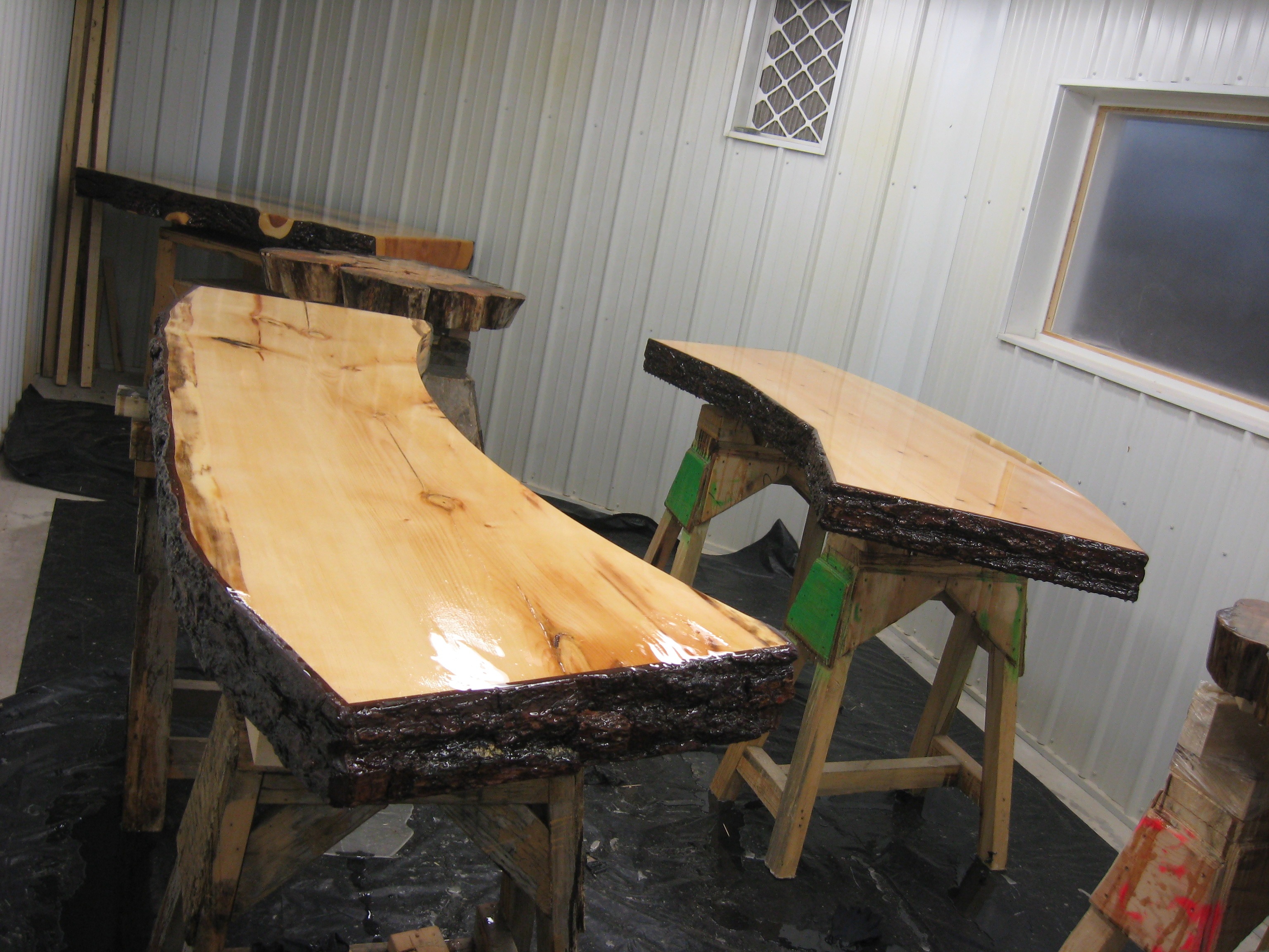 building custom wooden counter top slabs
